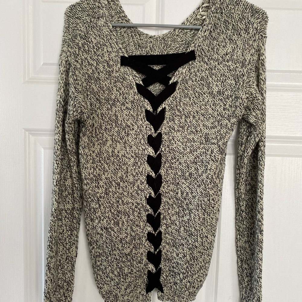 Francesca’s Sweater size S